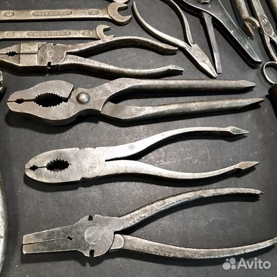 Старинный инструмент