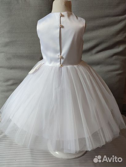 Пышное, нежное белое платье для девочки
