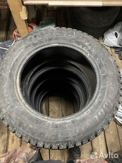 Bridgestone Ice Cruiser 7000 235/60 R16