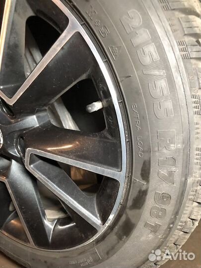 Продам Колеса 215 55 R17 зимние