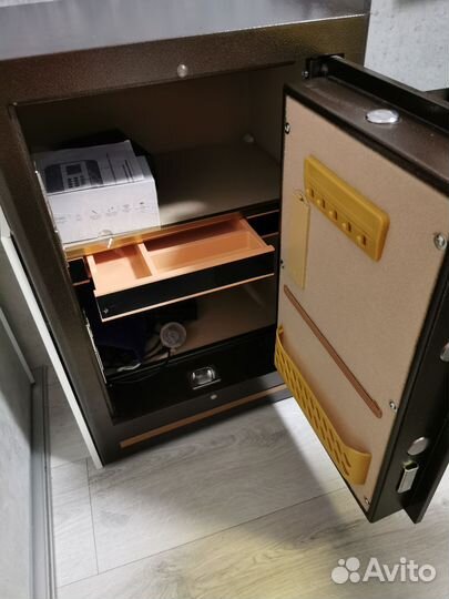 Сейф для денег и документов бу