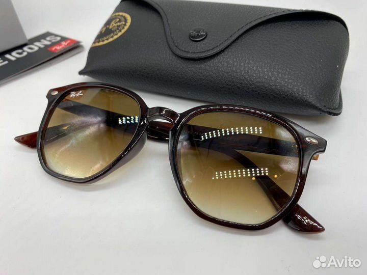 Солнцезащитные очки Ray Ban