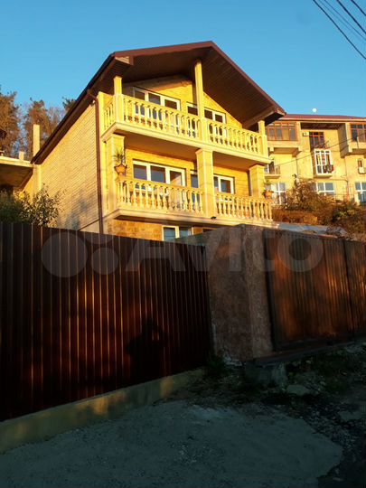 Дом 154 м² на участке 2,5 сот.