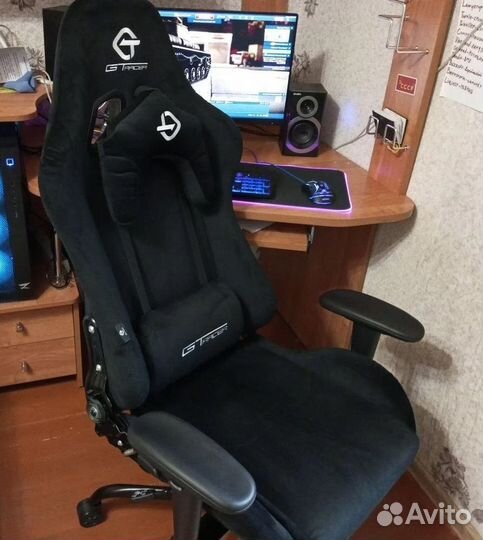 Офисное кресло (геймерское). Кресло для директора