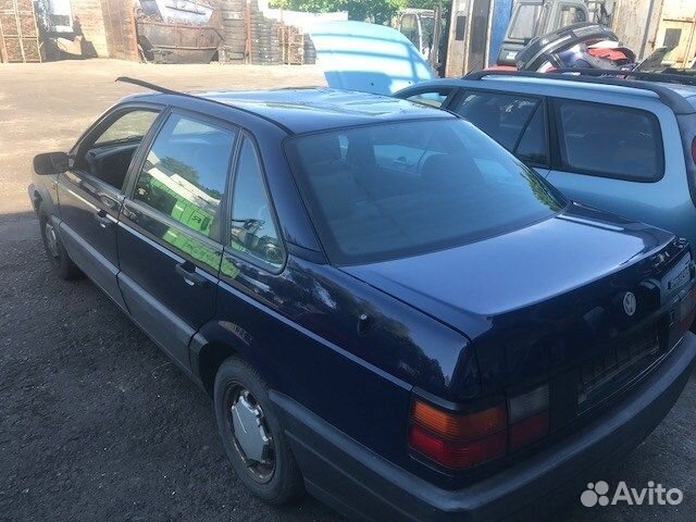 Разбор на запчасти Volkswagen Passat 3