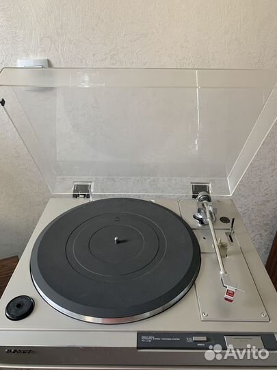 Проигрыватель винила Sony ps-lx 22