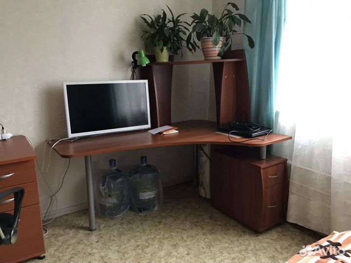 Угловой стол письменный компьютерный для школьника