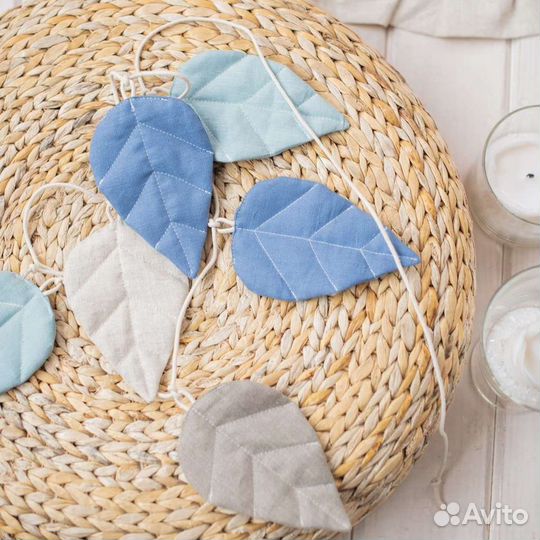 Гирлянда растяжка из листиков