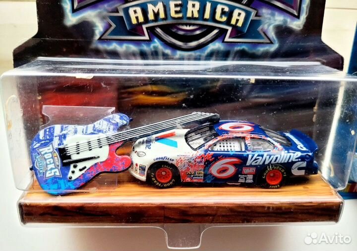 Hot Wheels Nascar Rocks & Pit Crew DE Luxe