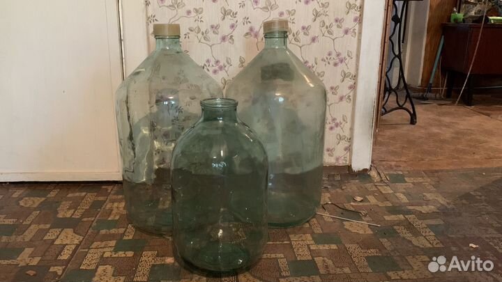 Бутыли стеклянные 20 и 10 л