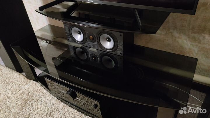 Стеклянная тумба под телевизор