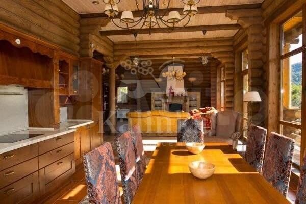 Дом 520 м² на участке 20 сот.