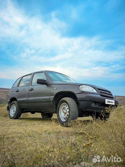 Chevrolet Niva 1.7 МТ, 2005, битый, 121 000 км