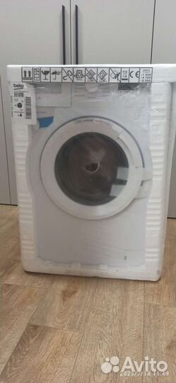 Стиральная машина новая Beko WRE 6511 BWW