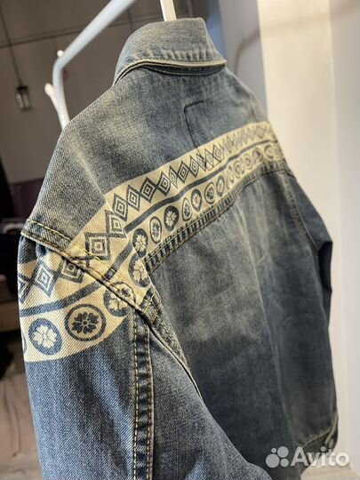 Джинсовая куртка evisu