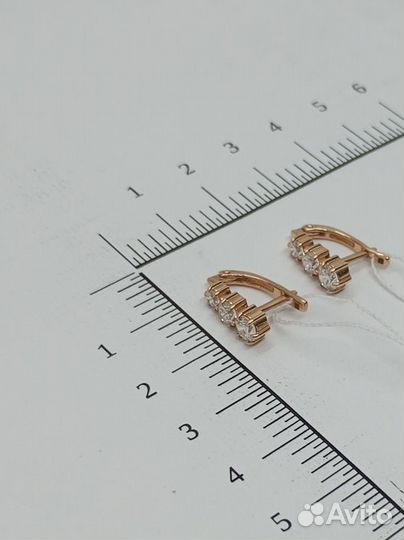 Золотые серьги с фианитом