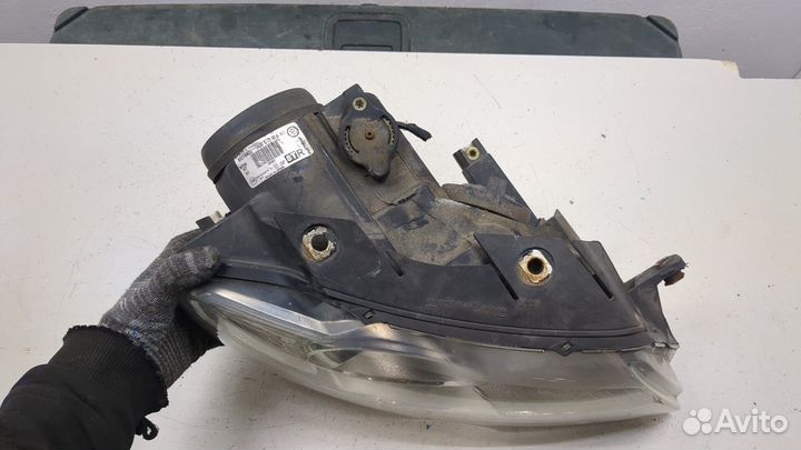 Фара (передняя) правая Volkswagen Passat 6