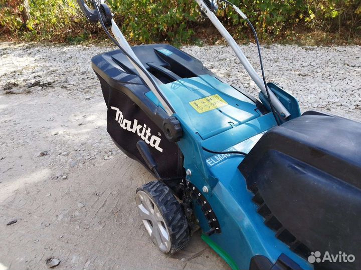 Газонокосилка самоходная