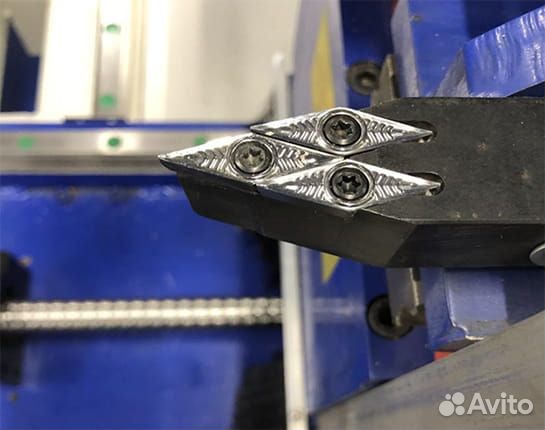 Токарный центр с чпу с автозагрузкой заготовок