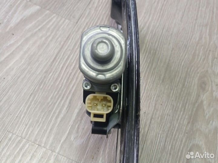 Стеклоподъемник передний правый Шевроле Авео т300