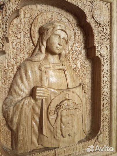 01Б Резная икона Вероника Праведная. 20 на 24 см