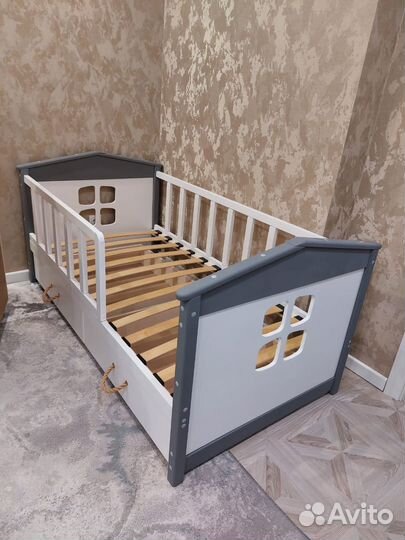 Кровать из массива детская