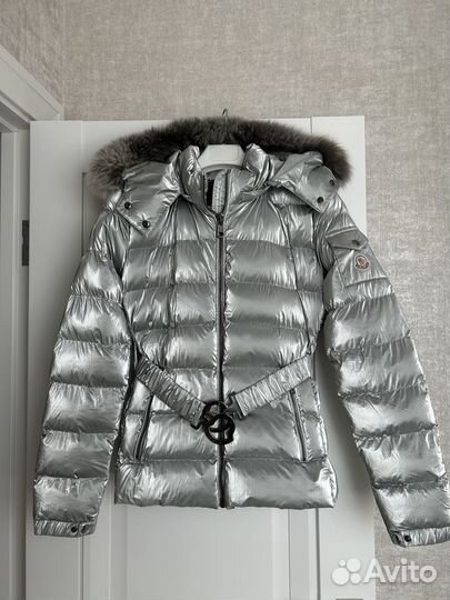 Продам новый женский пуховик moncler