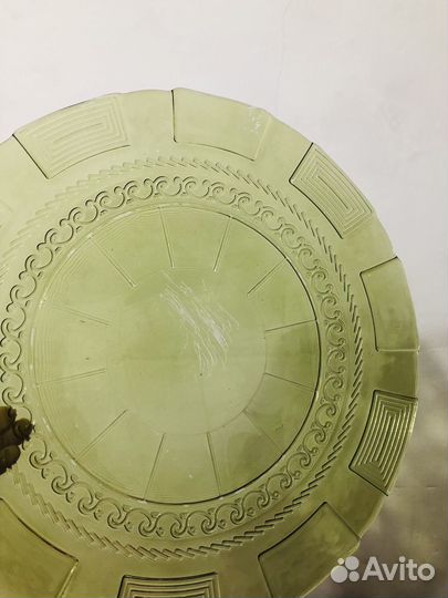 Тарелка зеленое стекло