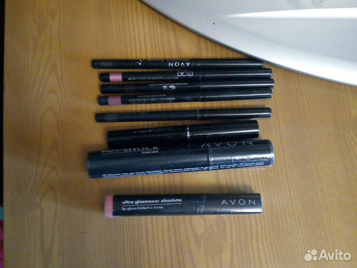 Туалетная вода, карандаши помада тушь