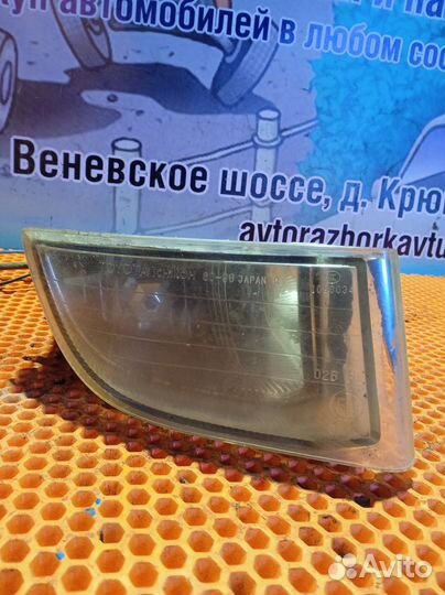 Фара противотуманная правая Toyota Land Cruiser Pr