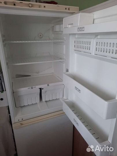 Холодильник stinol