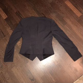 Пиджак и юбка из одного комплекта
