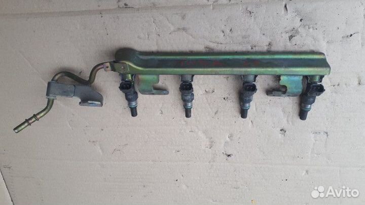 Рампа топливная Nissan Tiida Latio DBA-SC11 HR15DE