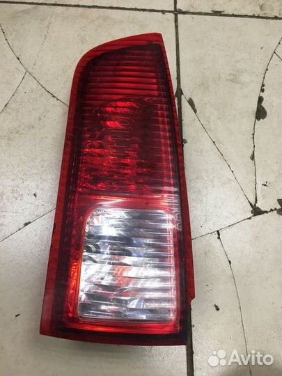 Фонарь левый верхний