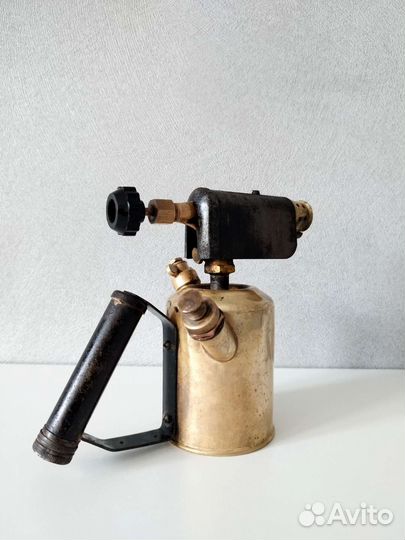 Старинная паяльная лампа.Германия