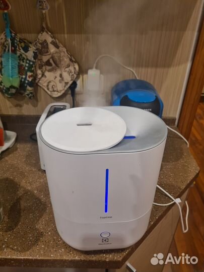 Увлажнитель Electrolux Topline EHU-5015D