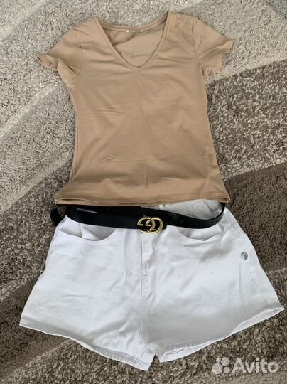 Летние женские вещи и белые босоножки