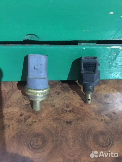 Датчик температуры охлаждающей жидкости 06A919501A