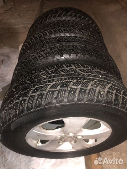 Зимние шины на литых дисках 225/70 R16