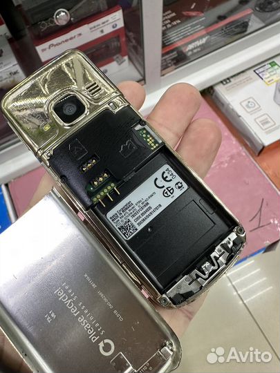 Nokia 6700 classic Gold Edition