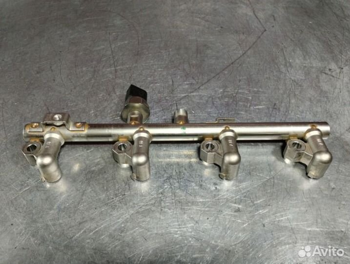 Топливная рампа Mercedes C-Class W204 M271 1.8TI