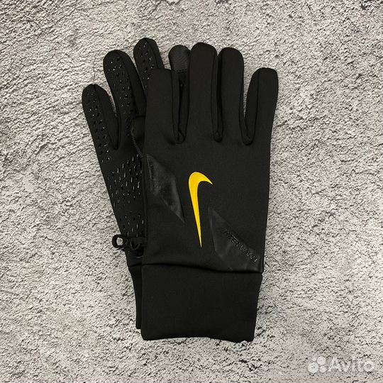 Перчатки nike hyperwarm