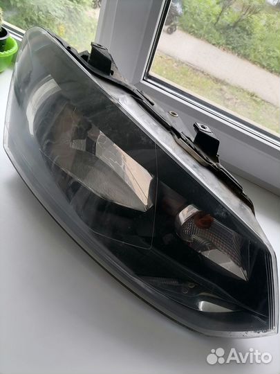 Фара правая на Фольксваген polo