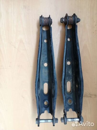 Рычаг задний нижний Toyota altezza/mark