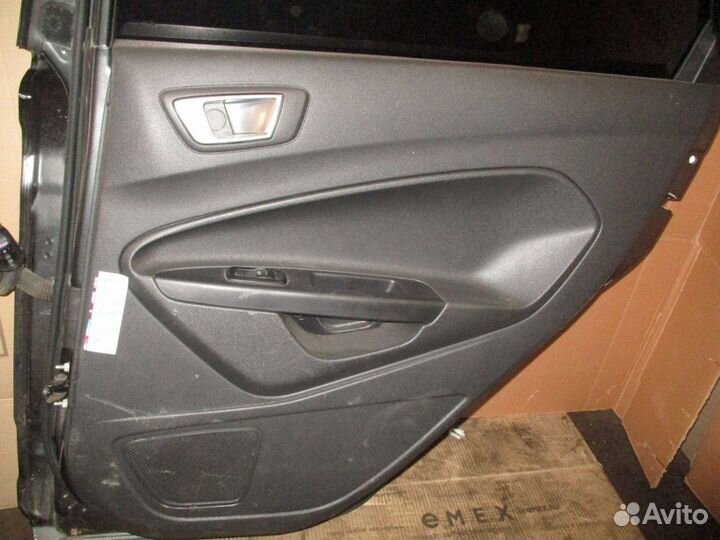 Обшивка двери задней правой Ford Fiesta 6