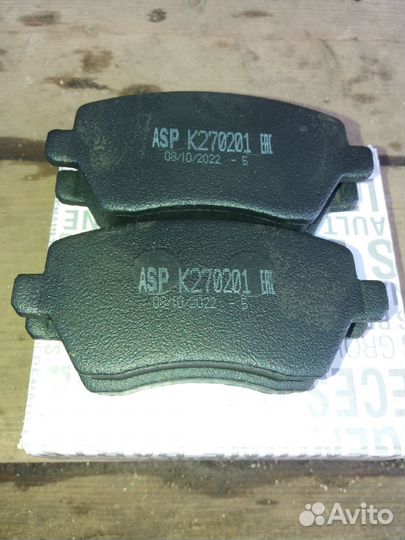 Колодки на Весту на Логан