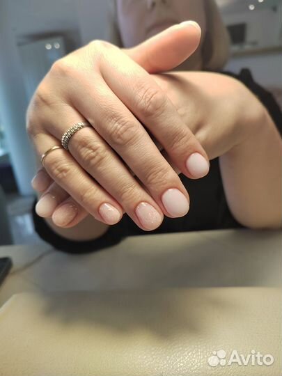 Маникюр с покрытием гель-лаком