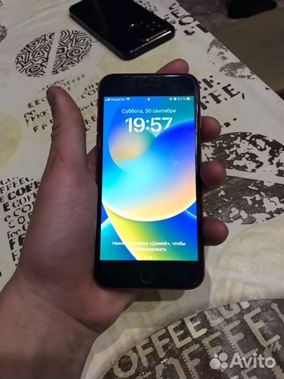 iPhone 8, 64 ГБ