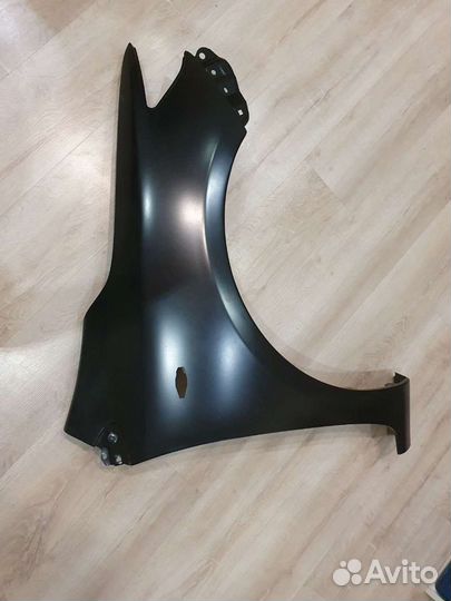 Переднее правое крыло