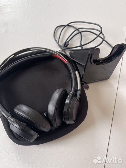 Беспроводные наушники plantronics